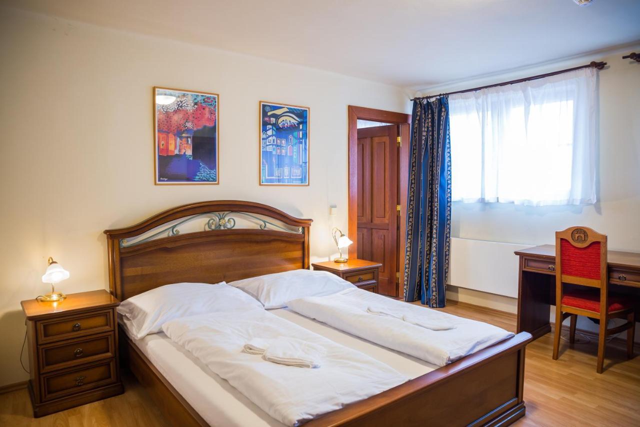 Albergue Little Quarter *