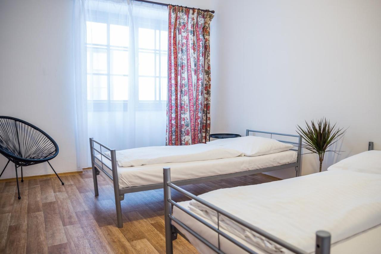 Little Quarter Hostal *