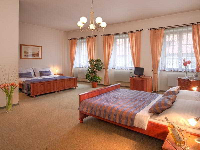 Hostal Little Quarter *